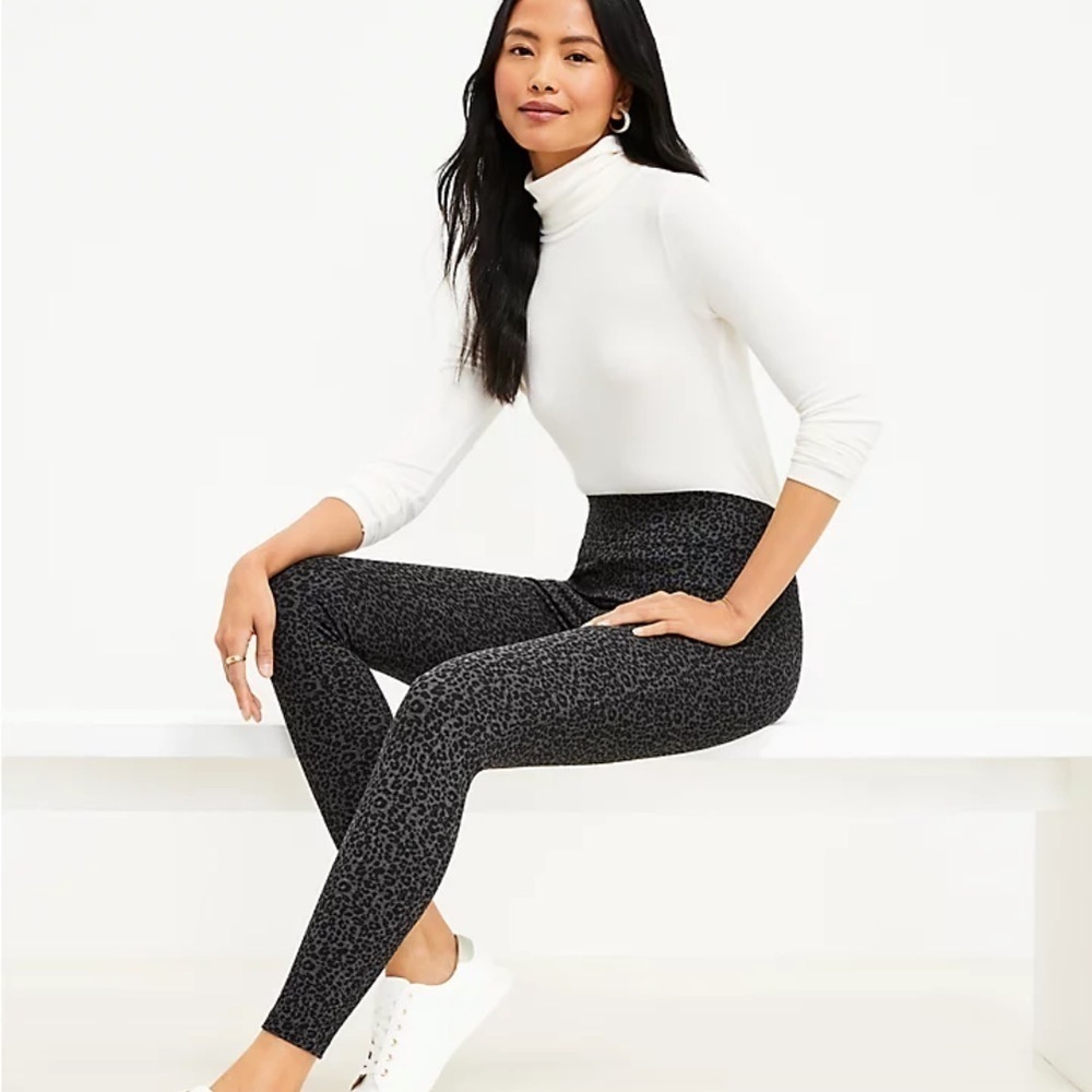 Loft ponte leggings, size XS